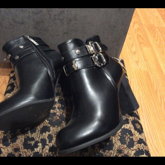 Elegant Footware bootie - Picture 3 of 6